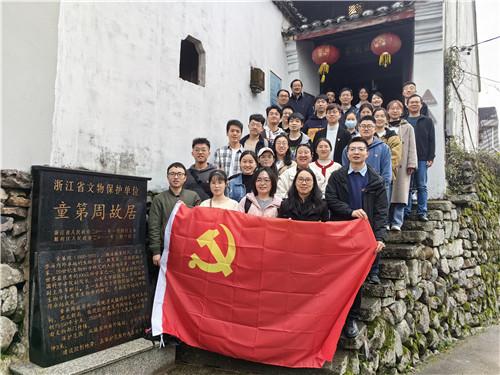 鲈鱼是做汤好还是清蒸葱油好呢？